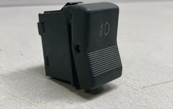 Fog light switch