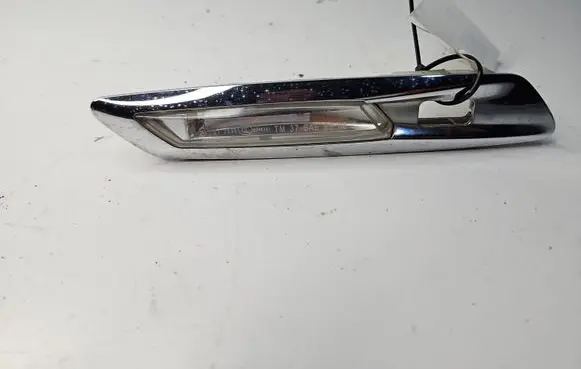 BMW 5 F10 F11 Front fender indicator light 7154167