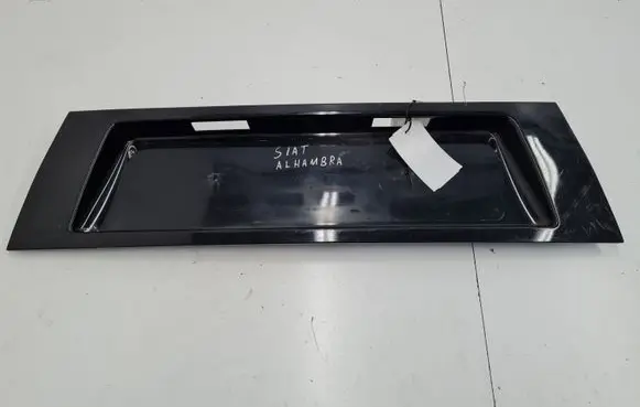 Seat Alhambra (Mk1) Tailgate trim 7M7945255D