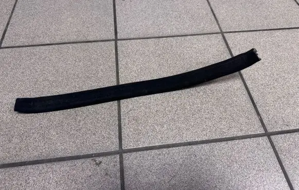 Mercedes-Benz E W124 Front door rubber seal 