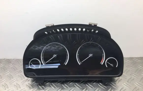 Speedometer (instrument cluster)