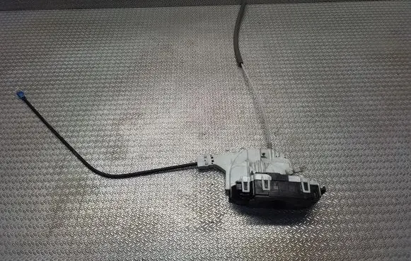 Volkswagen Crafter Front door lock A9067202135