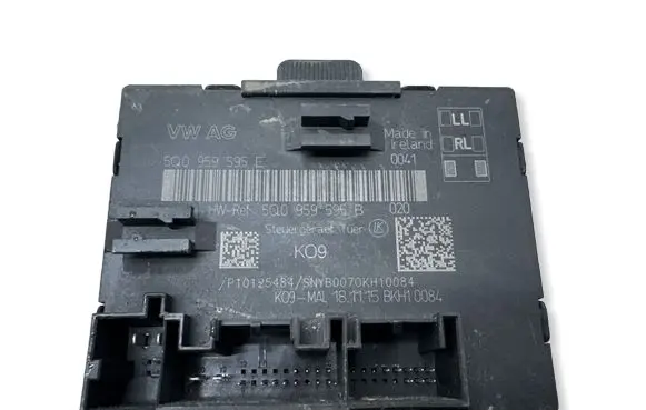 Volkswagen PASSAT B8 Door control unit/module 5Q0959595E 5Q0959595B