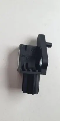 Volkswagen PASSAT B7 Airbag deployment crash/impact sensor