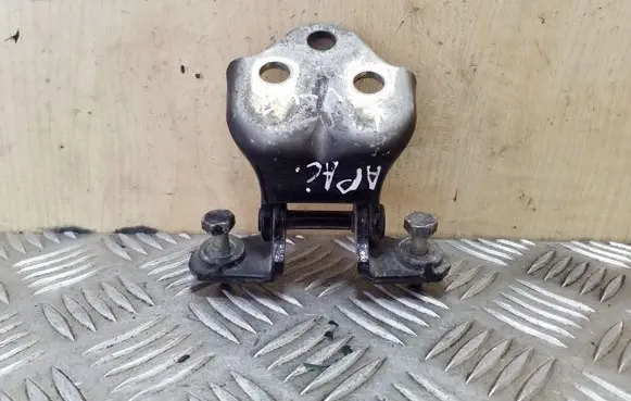 Volvo S40, V40 Front door lower hinge 