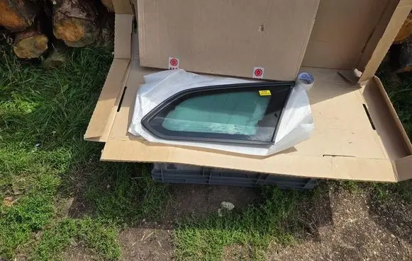 Opel Astra J Rear side window 13352083