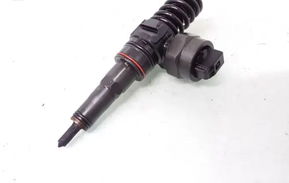 Seat Alhambra (Mk1) Fuel injector 038130073AC 0414720029