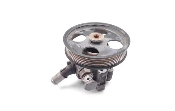 Opel Insignia A Power steering pump 55563329