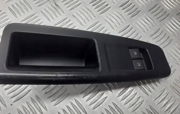 Volkswagen Polo IV 9N3 Electric window control switch 6Q1867171