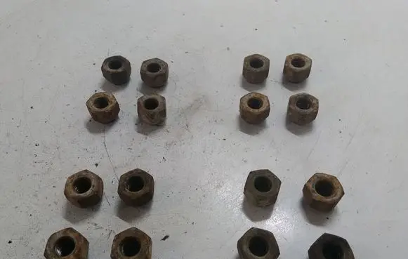 Toyota Corolla Verso E121 Nuts/bolts 