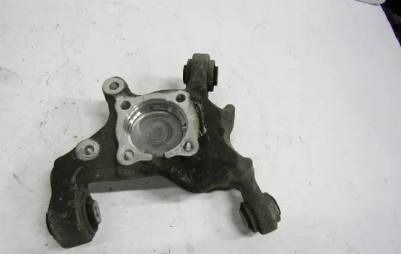Mercedes-Benz B W246 W242 Rear wheel hub 2460406