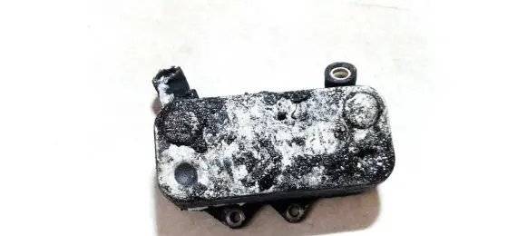 Opel Vectra C Engine oil radiator 5989070121 47001