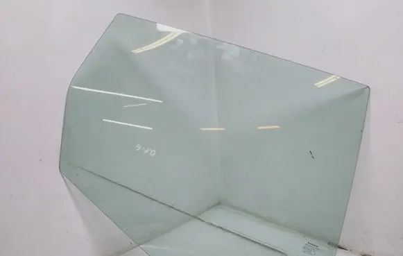 Volvo XC60 Rear door window glass