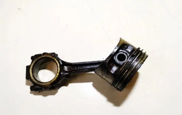 Ford Ka Piston with connecting rod 89ad