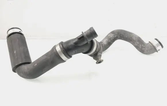 Mercedes-Benz C W203 Engine coolant pipe/hose 2035015502