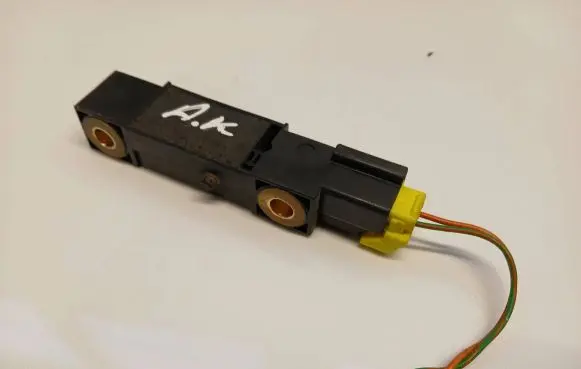 Volvo S60 Airbag deployment crash/impact sensor 8622365 130106 007763