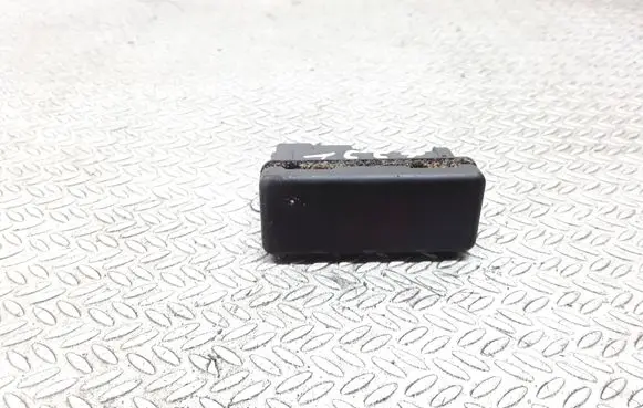 BMW 5 E39 Hazard light switch 8350947