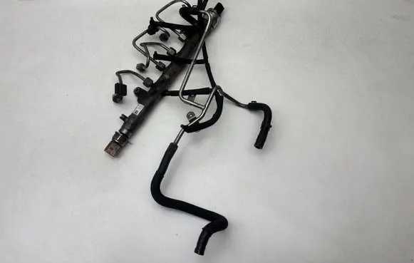 Volkswagen Touran II Fuel pressure regulator 03L130764A 03L906051 03L089H