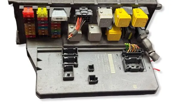 Mercedes-Benz Sprinter W906 SAM control unit A9069006701