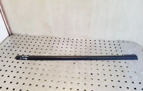 Ford C-MAX I Rear door glass trim molding 3M51R25604