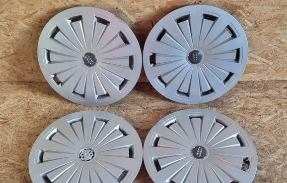 Audi Q3 8U R16 wheel hub/cap/trim 8W0601147