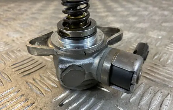 Fuel injection high pressure pump