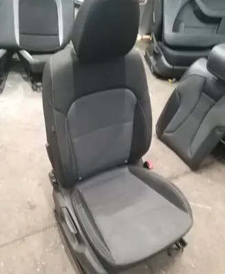 Skoda Fabia Mk4 (6VA) Front passenger seat 