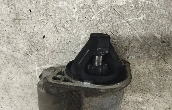 Mitsubishi Pajero Pinin Starter motor M000T81284 MD360368