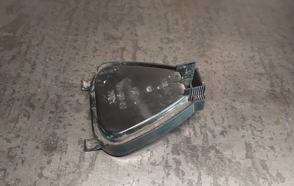 Volkswagen PASSAT B5.5 Headlight/headlamp dust cover 154433-00