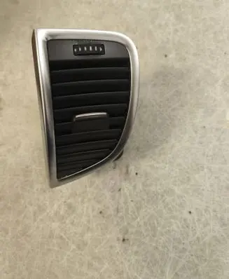 Audi Q7 4L Dashboard side air vent grill/cover trim 4L0820902