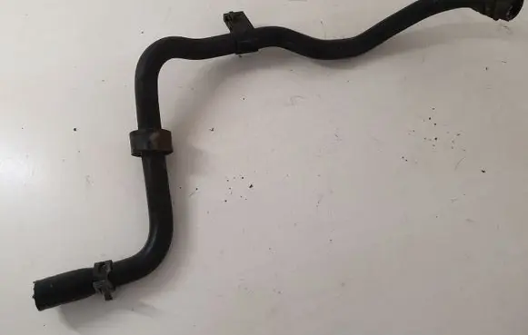 Volkswagen PASSAT B6 Engine coolant pipe/hose