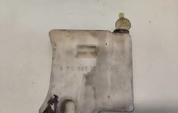 Mercedes-Benz E W210 Windshield washer fluid reservoir/tank A2108602160