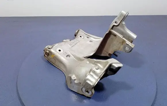 Alpine A610 Engine mount vacuum valve 80A399295