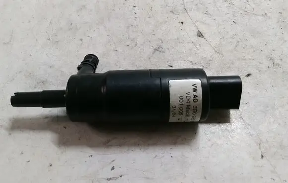 Porsche Cayenne (9PA) Headlight washer pump 3B0955681