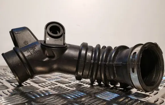 Jeep Grand Cherokee Turbo air intake inlet pipe/hose 68088275AB