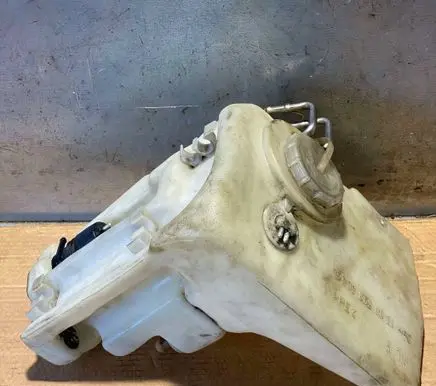 Mercedes-Benz C AMG W202 Windshield washer fluid reservoir/tank 2028690020