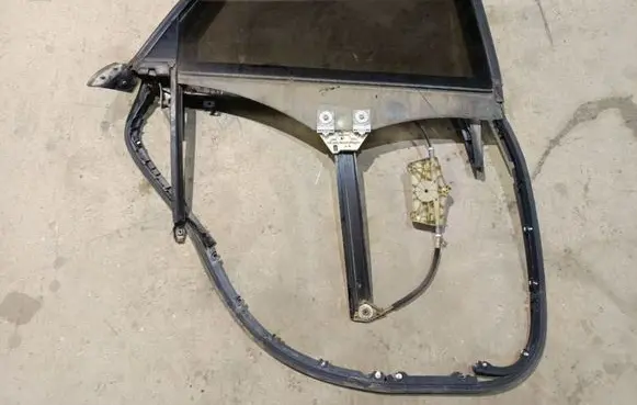 Audi A6 S6 C6 4F Rear door window/glass frame 4F0839462