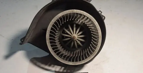 Volkswagen Polo Heater fan/blower 6Q1819015G