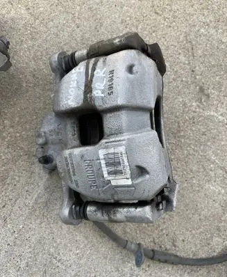 Opel Mokka B Front brake caliper 9836308080