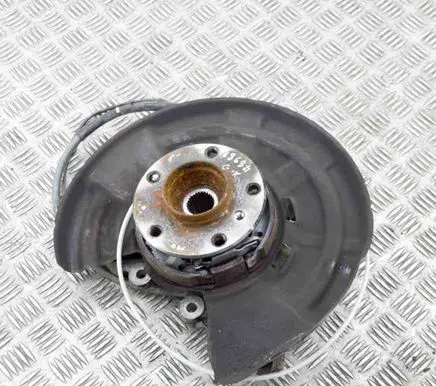 BMW 2 F22 F23 Rear wheel hub