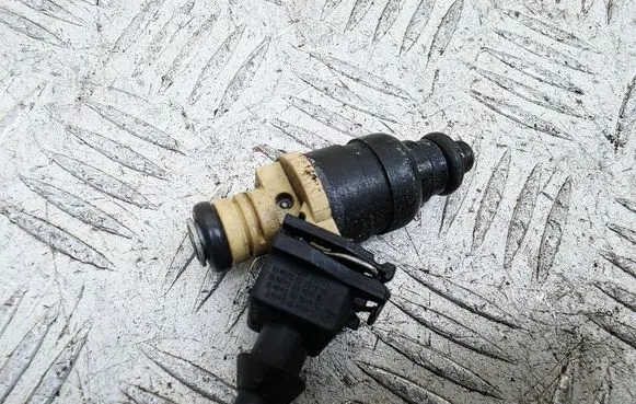 Mini One - Cooper Cabrio R52 Fuel injector 1521390