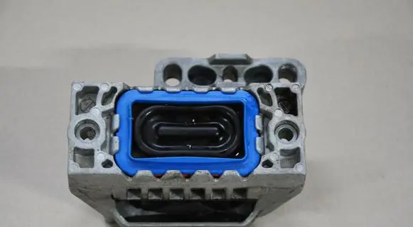 Volkswagen Scirocco Engine mount bracket 1K0199262