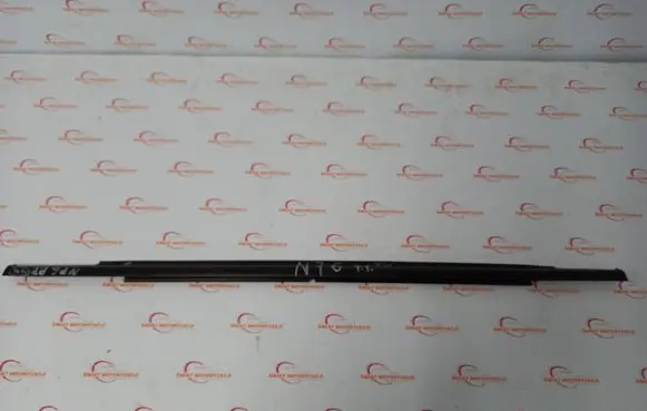 Mitsubishi Outlander Rear door windshield rail 
