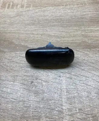 Front fender indicator light