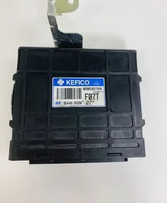 Hyundai Santa Fe Gearbox control unit/module 954403A390 9090930376A0