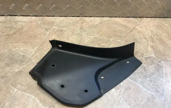 Rear/tail light trim molding