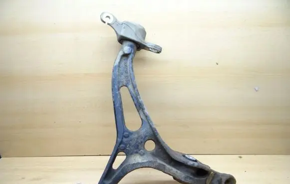 Mercedes-Benz ML W164 Front control arm 000062367108