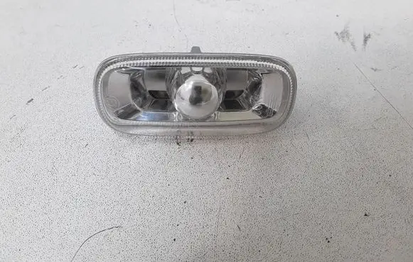Audi A6 S6 C6 4F Front fender indicator light 8E0949127
