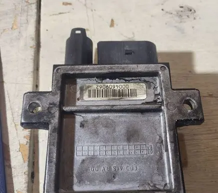 BMW X5 E70 Glow plug pre-heat relay 780120102 0004609062 02909