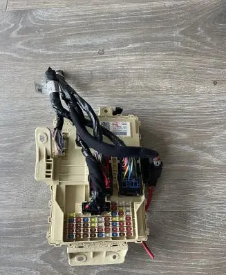 KIA Pro Cee'd III Fuse module 91957J7300 91940J7040